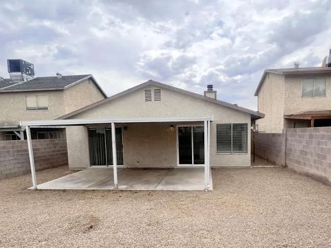 Building Photo - 7040 Cornflower Dr