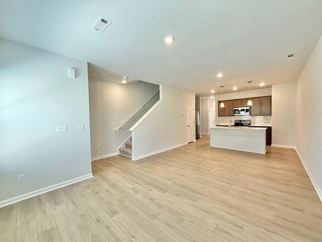 Foto del edificio - 112 Silver Fir Ln
