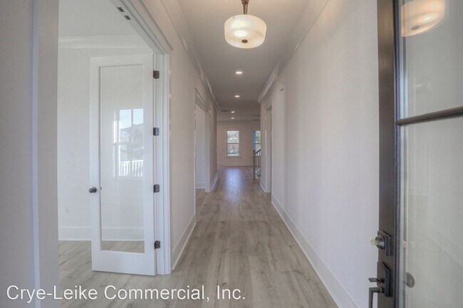 Building Photo - 5 br, 3.5 bath House - 3029 Lilybelle Court