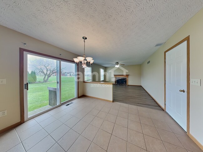 Foto del edificio - 4284 Promenade Ave