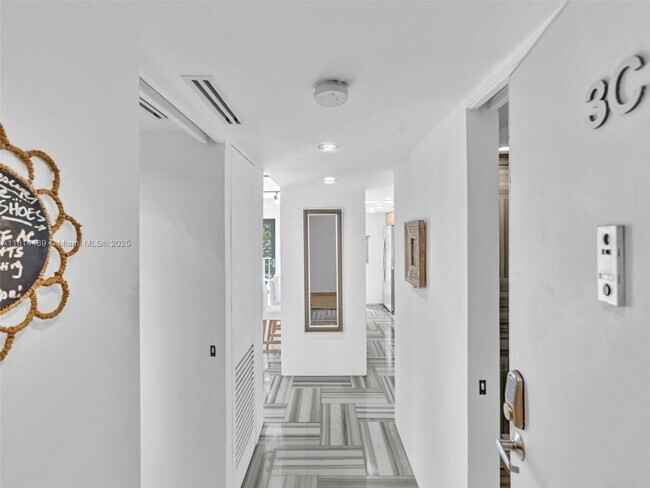 Foto del edificio - 1300 Alton Rd