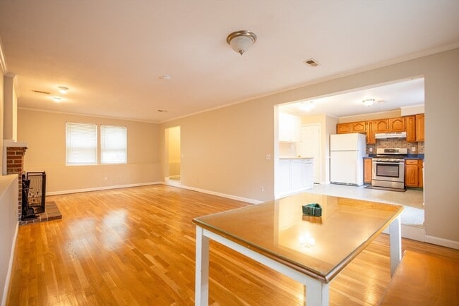 Building Photo - 5337 Washington St