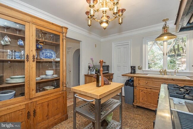 Foto del edificio - 132 E Dark Hollow Rd