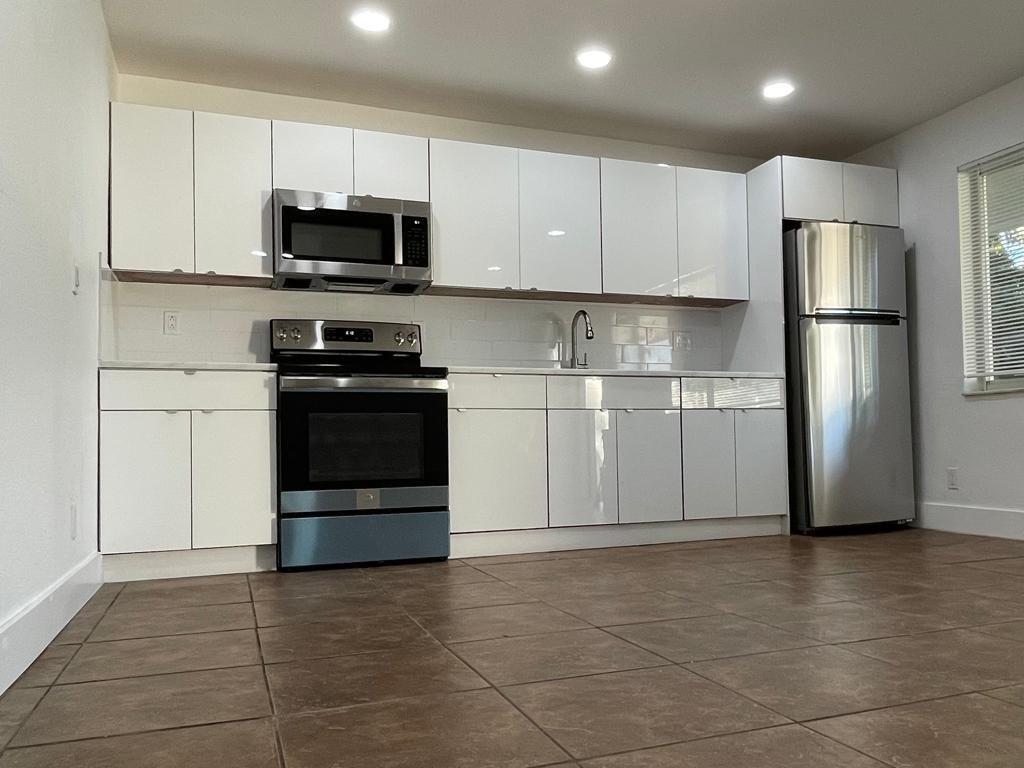 Foto principal - 632 SW 6th Ter