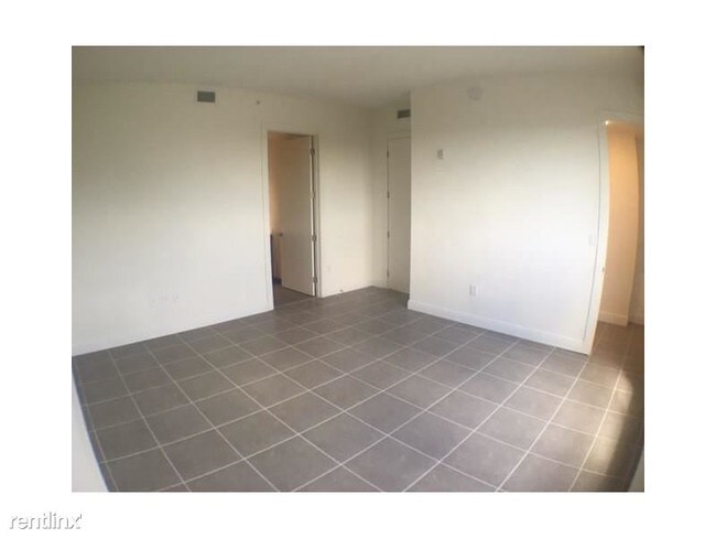 Foto del edificio - 250 NW 24th St