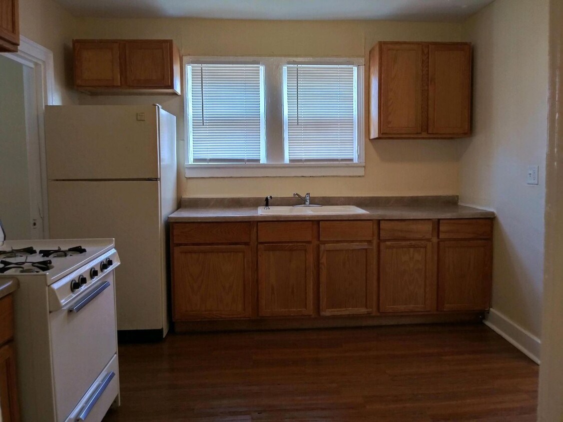Primary Photo - 3 Bedroom House, 1 Bed Downstairs, 2 Bed a...