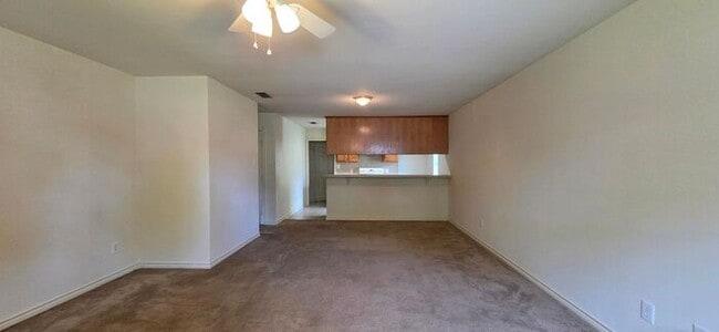 Building Photo - Available Now! Spacious 2 Bedroom 2 Bath Duplex in Longview!
