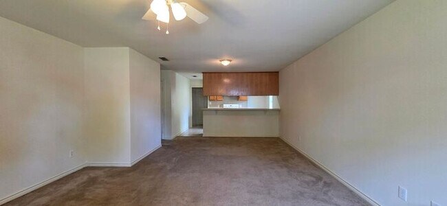 Foto del edificio - Available Now! Spacious 2 Bedroom 2 Bath Duplex in Longview!