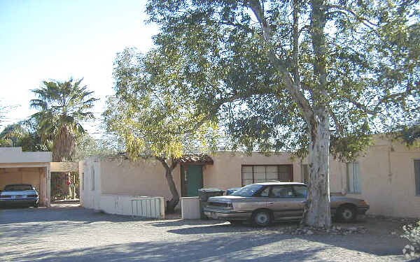 Foto del edificio - Lester Townhomes