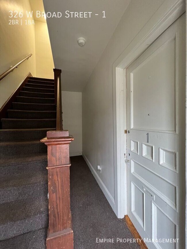 Foto del edificio - First floor: 2 Bedroom/ 1 Bathroom in Beth...