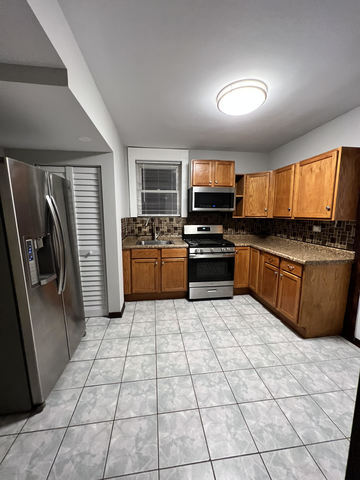 Primary Photo - 2414 N Monticello Ave