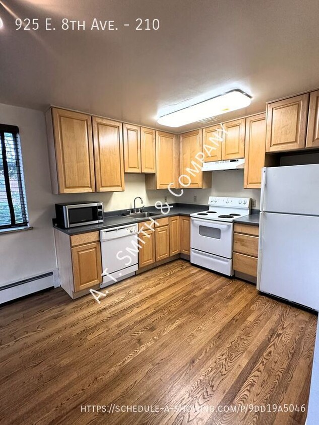 Primary Photo - Bright And Updated 1 BD/1BTH Condo in Capi...