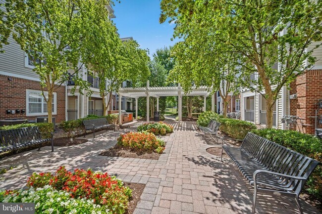 Building Photo - 12905 Centre Park Cir
