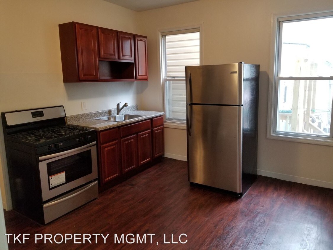Foto principal - 205 Harrison St