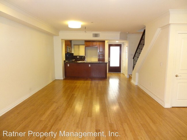 Building Photo - 5056 Laurel Canyon Blvd