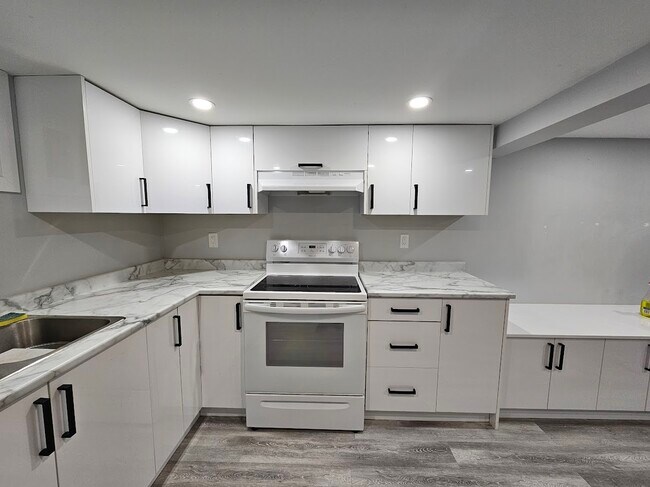 Photo du bâtiment - 45723 Lewis Ave