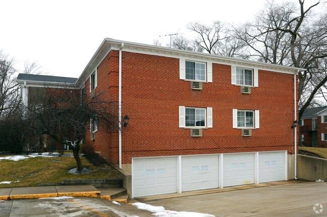 Building Photo - 101-111 N Lincoln Ln