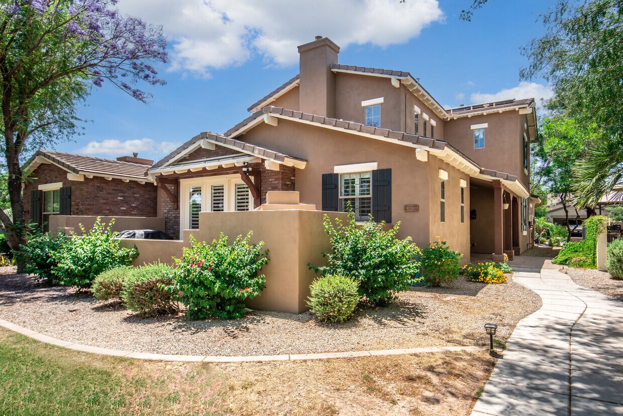 13226 N Founders Park Blvd, Surprise, AZ 85379 Townhome Rentals in