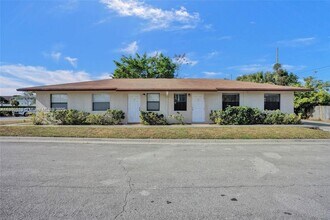 Building Photo - 1200 W 31st St