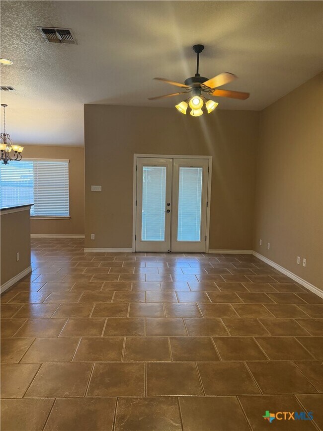 Foto del edificio - 3021 Pine Valley Dr