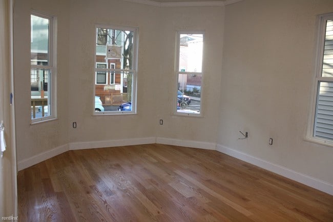 Building Photo - 115 Webster Ave