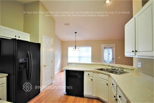 Foto del edificio - 2719 Highlands Creek Dr