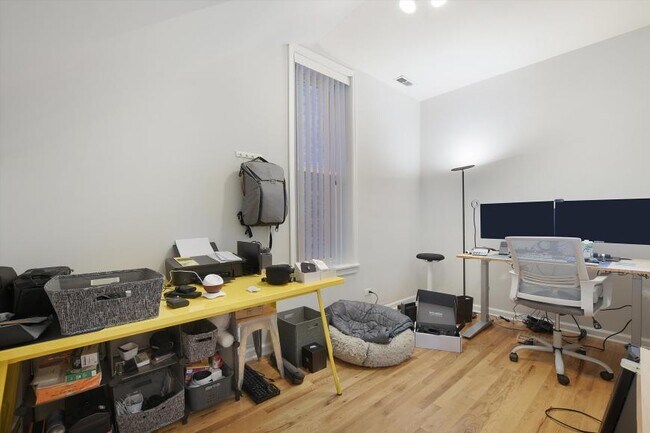 Foto del edificio - 2 bedroom in Chicago IL 60647
