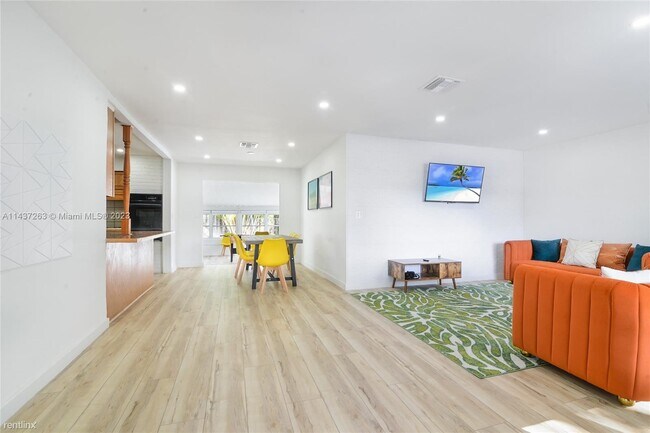 Foto del edificio - 3 br, 2 bath House - 1411 NE 41st St