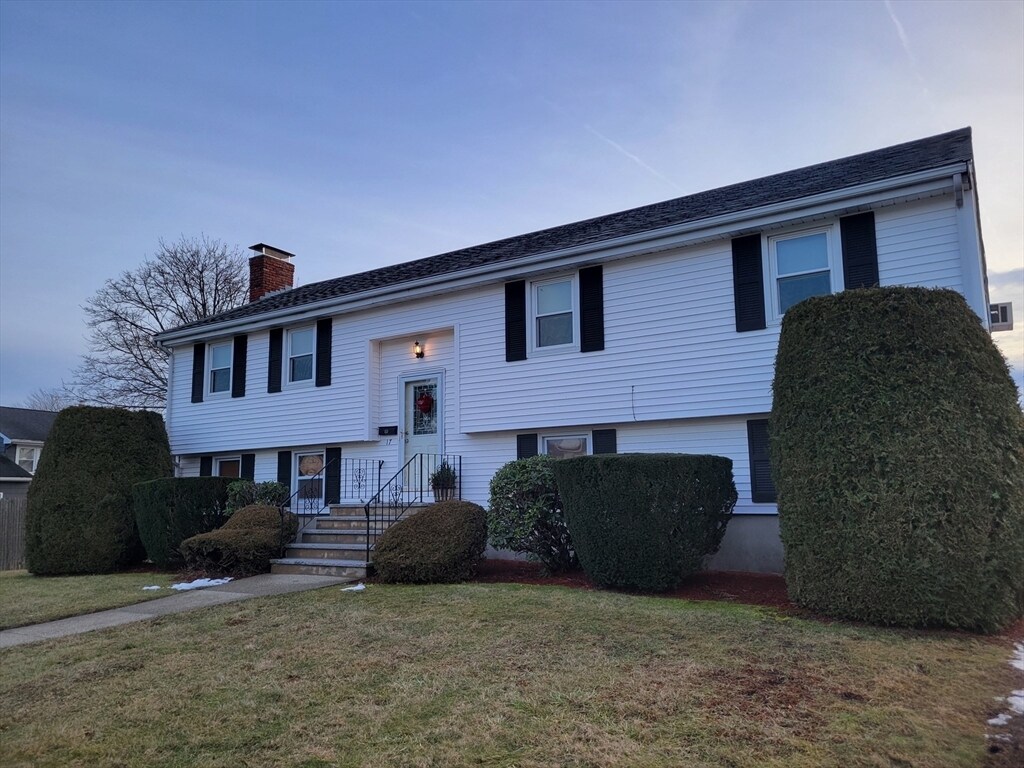 17 Pevwell Dr Unit 2, Saugus, MA 01906 Room for Rent in Saugus, MA