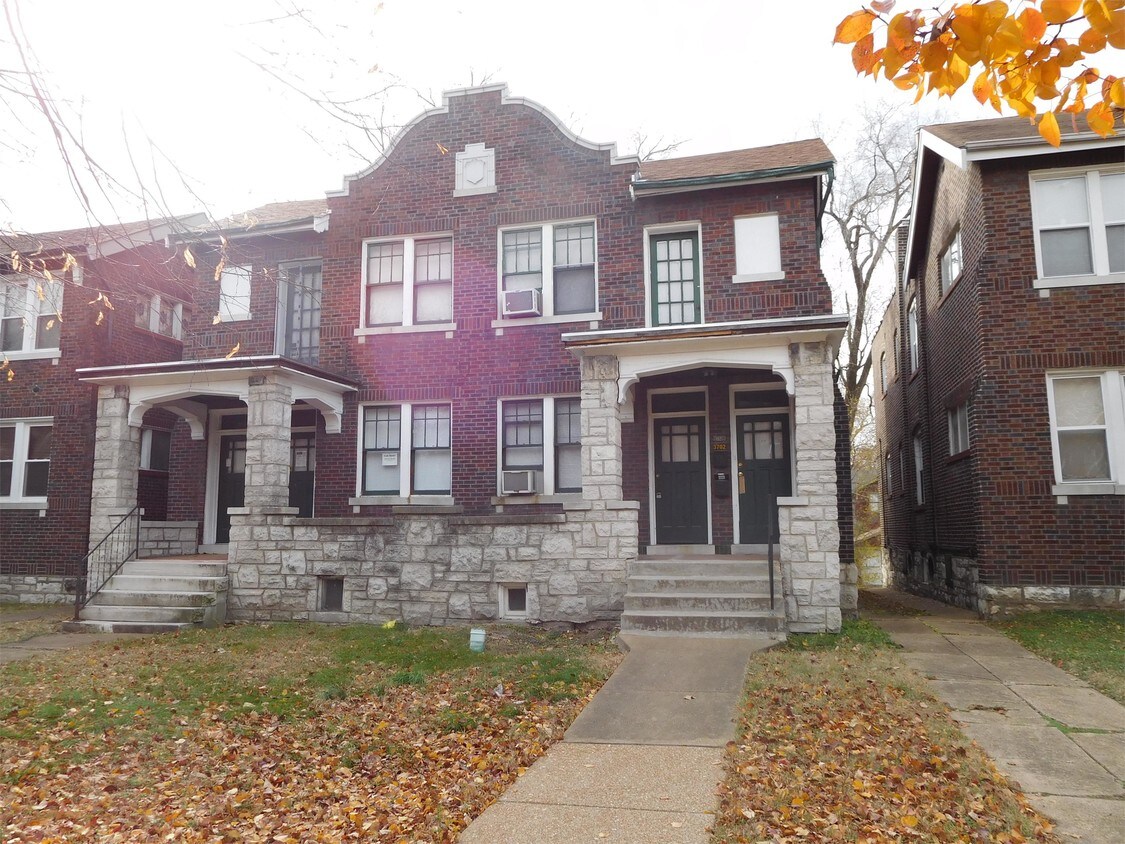 Primary Photo - 3700 Bates St
