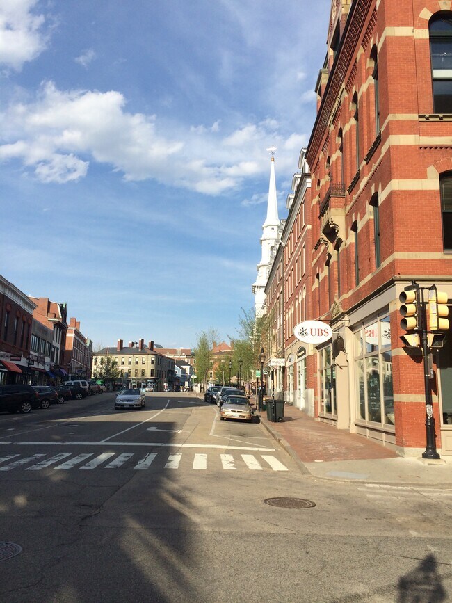 Foto del edificio - 264 Lafayette Rd