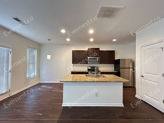 Building Photo - 5876 Grande River Rd
