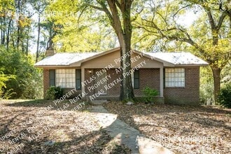 Building Photo - 933 Crestview Dr