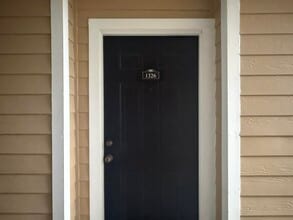 Building Photo - 2801 Chancellorsville Dr