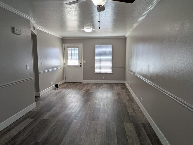 Building Photo - 1050 S Orem Blvd