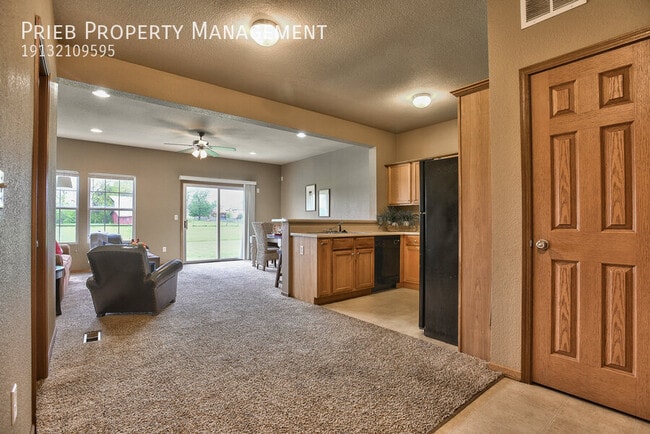 Building Photo - 902 S Woodson Ct
