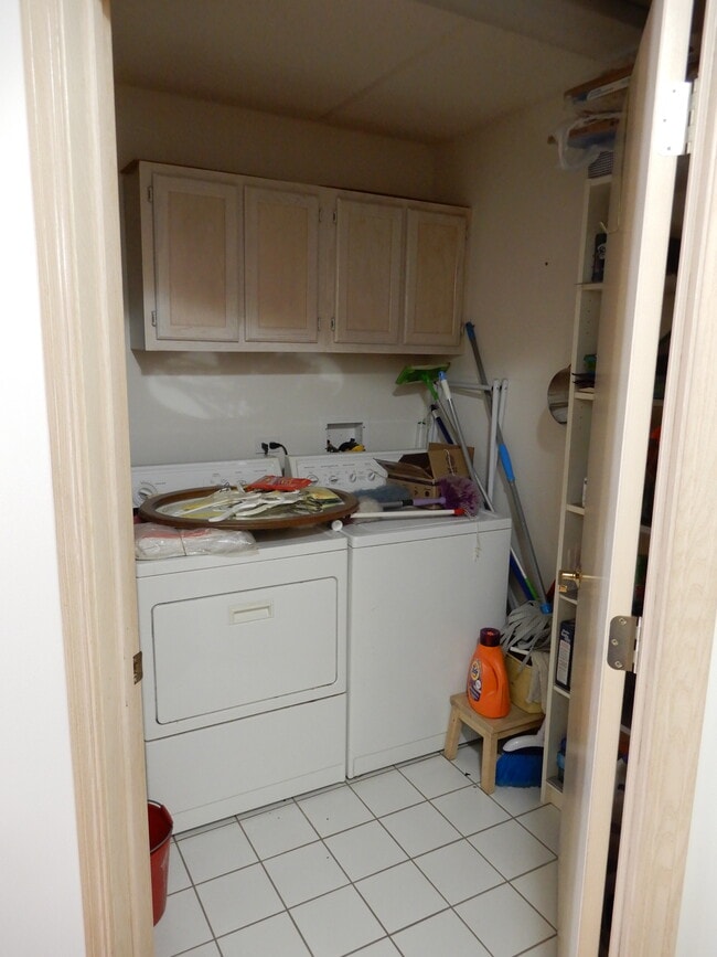 Laundry in unit - 6430 W Berteau Ave