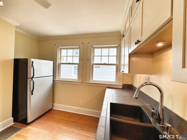 Foto del edificio - 14 Woodbury Ave