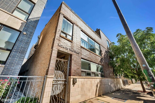 Building Photo - 1424 W Grand Ave