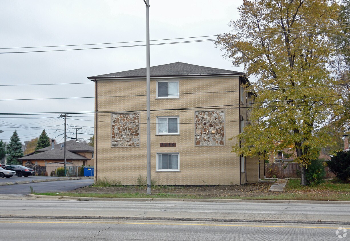 7650 S Harlem Ave, Bridgeview, IL 60455 Apartments in Bridgeview, IL