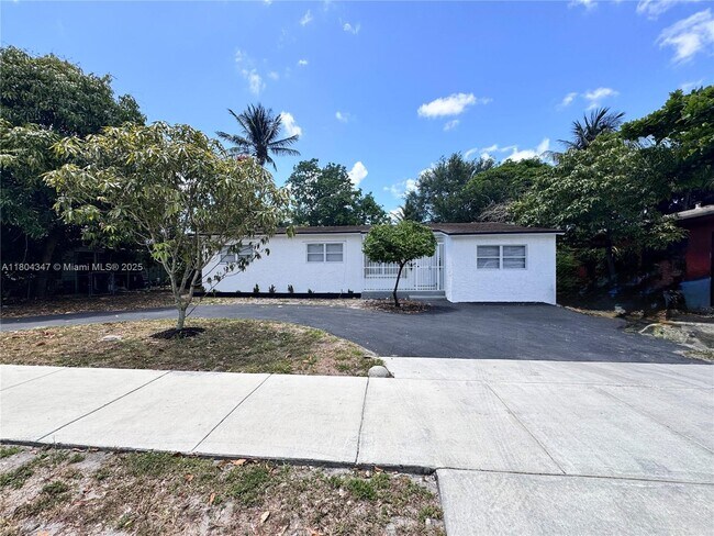 Building Photo - 1310 NW 115th St
