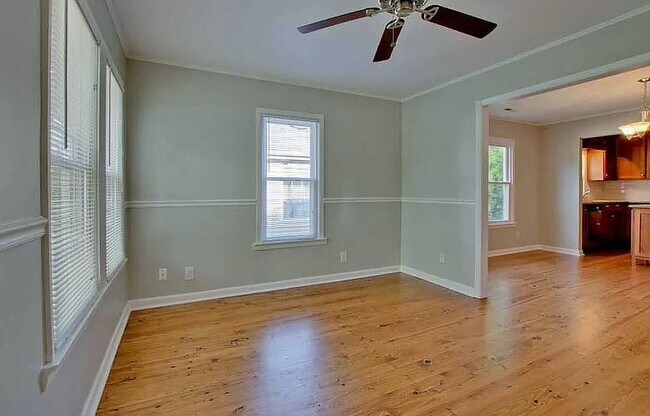 Foto del edificio - 1317 McCullough Ave NE