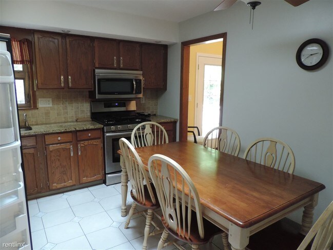 Building Photo - 3 br, 2.5 bath House - 15 Rabbit Rock Rd