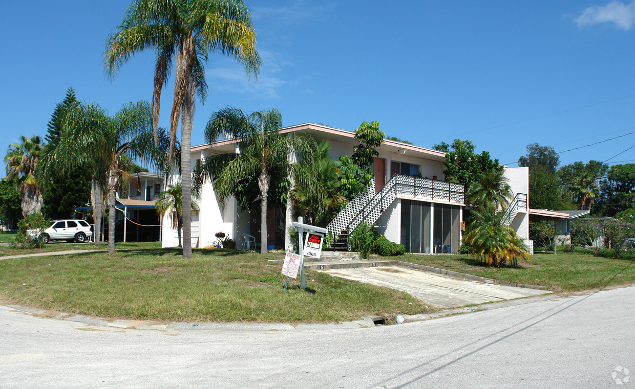 Primary Photo - Franklin Street Apartments