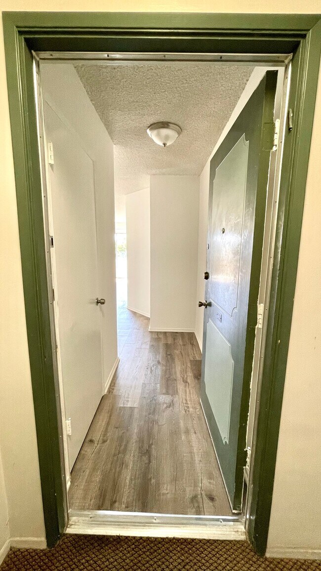 Foto del edificio - 428 Hayworth Ave