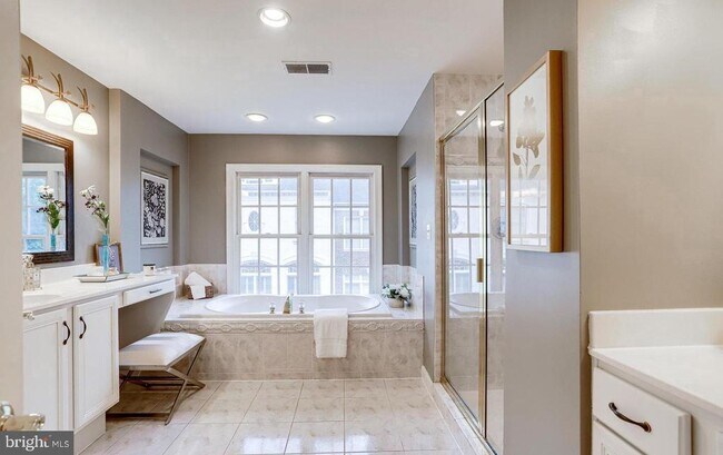 Foto del edificio - 1601 Colonial Hills Dr