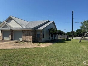 Building Photo - 2914 Whisper Oaks Ln