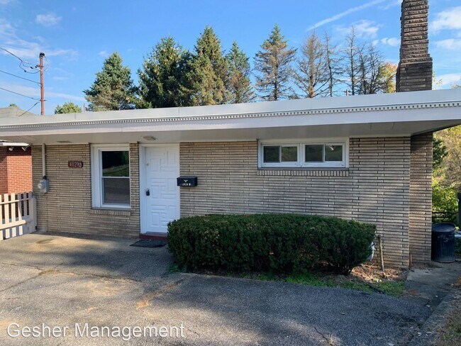 Building Photo - 2 br, 1 bath House - 4029 B Dowling Ave