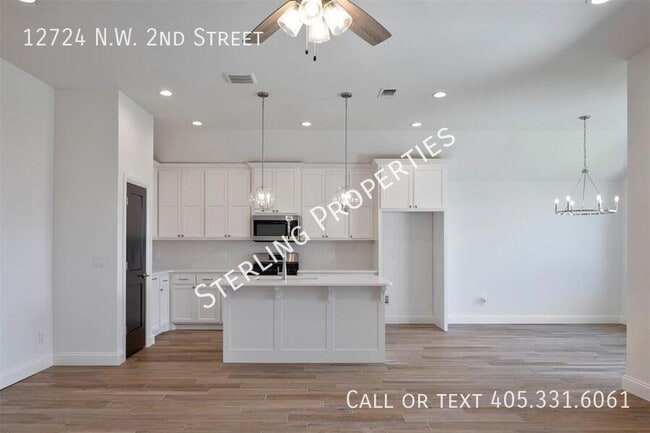 Foto del edificio - 12724 NW 2nd St