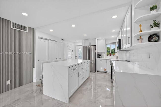Foto del edificio - 8900 Washington St